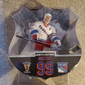 Wayne Gretzky McFarlane Figure